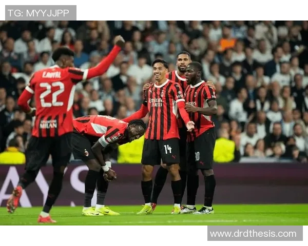 全球顶级足球俱乐部竞相出价探秘球星招募费用背后的金钱博弈 全球顶级足球俱乐部竞相出价探秘球星招募费用背后的金钱博弈