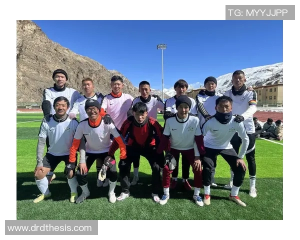 兄弟球星携手共赴绿茵梦 以足球为载体展现兄弟情深