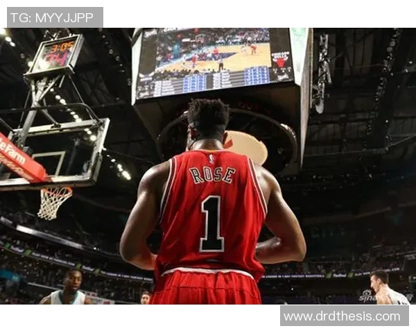 足球巨星背影纹身细节揭秘展现力量与信仰背后的故事